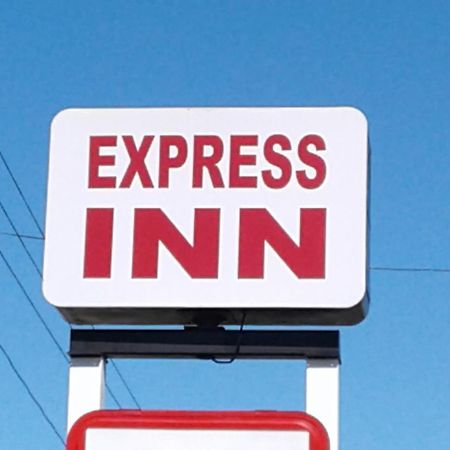 Express Inn & Suites - 5 Miles From St Petersburg Clearwater Airport Екстериор снимка