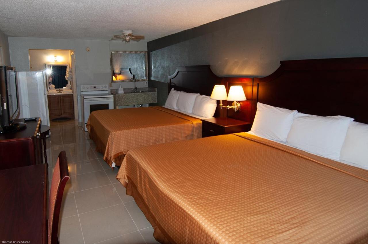 Express Inn & Suites - 5 Miles From St Petersburg Clearwater Airport Екстериор снимка
