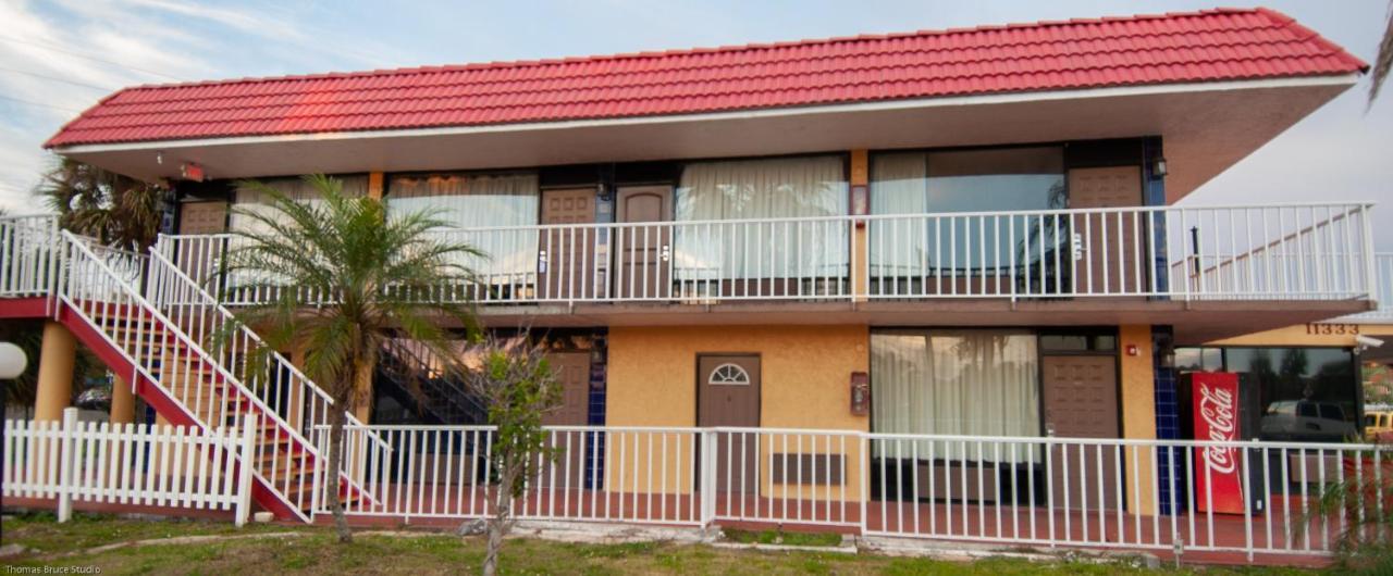 Express Inn & Suites - 5 Miles From St Petersburg Clearwater Airport Екстериор снимка